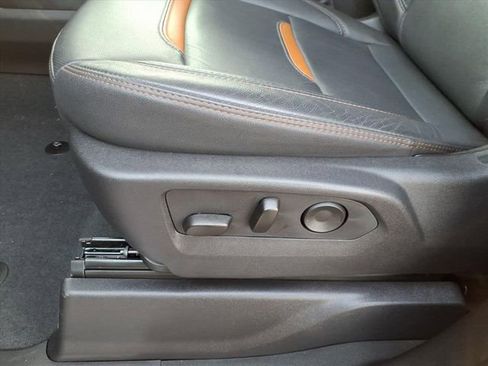 Used 2025 GMC Sierra 1500 AT4 w/ AT4 Premium Package AWD/4WD image 14