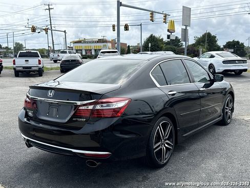 Used 2017 Honda Accord Sport image 5