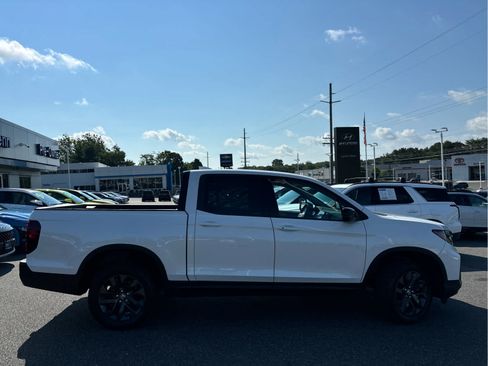 Used 2024 Honda Ridgeline Sport image 3