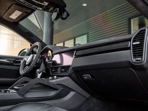 Certified 2022 Porsche Cayenne Turbo GT AWD/4WD image 49