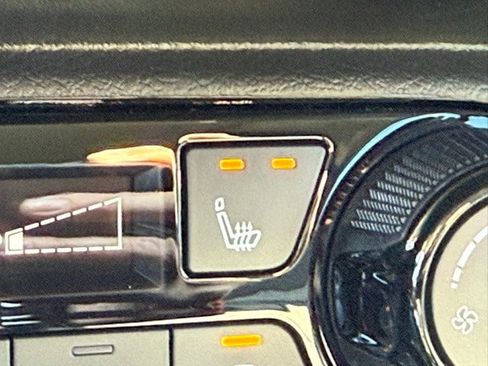 New 2026 Nissan Kicks SV w/ SV Premium Package image 30