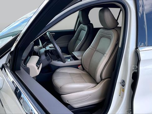 Used 2023 Lincoln Aviator Reserve w/ Elements Package Plus RWD image 8