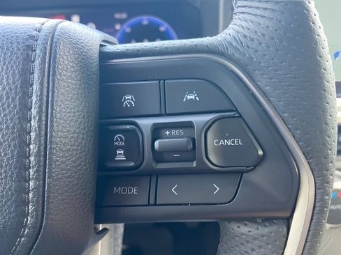 Used 2025 Toyota Tacoma TRD Off-Road AWD/4WD image 21