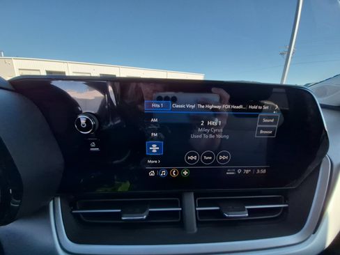 New 2026 Chevrolet Trax LS w/ LS Convenience Package FWD image 19