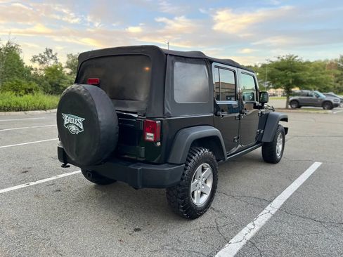 Used 2012 Jeep Wrangler Unlimited Rubicon w/ Connectivity Group AWD/4WD image 7
