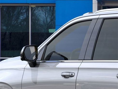 New 2026 Chevrolet Suburban Premier image 12