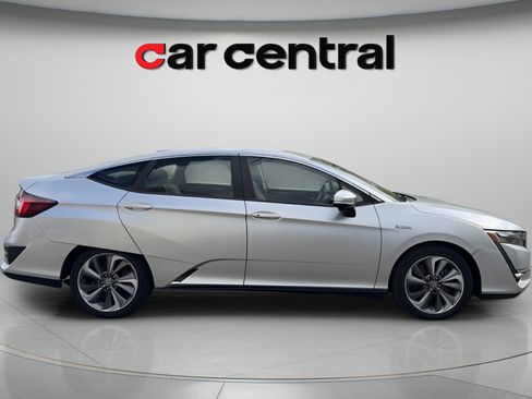 Used 2020 Honda Clarity Plug-In Hybrid image 6