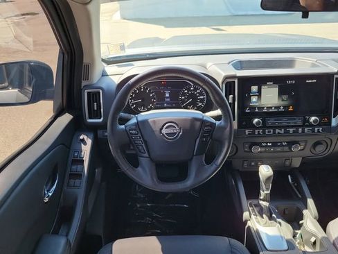 Used 2025 Nissan Frontier SV w/ SV Convenience Package image 23
