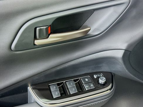 Used 2025 Toyota Crown XLE image 15