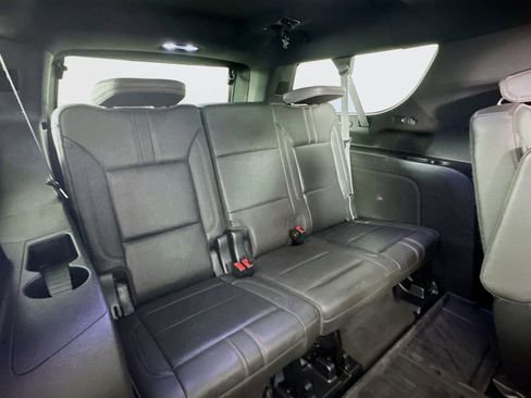 Used 2023 Chevrolet Suburban RST w/ Luxury Package AWD/4WD image 33