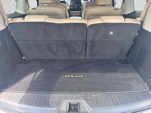 Used 2022 Nissan Armada SL w/ Captain's Chairs Package AWD/4WD image 10