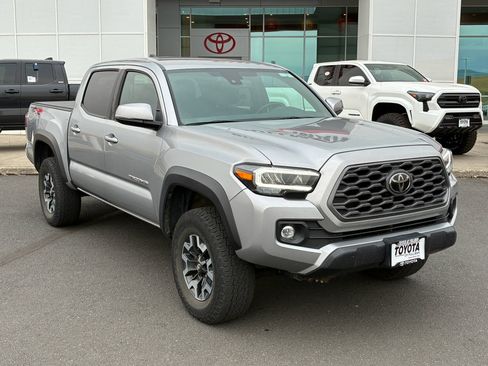 Used 2021 Toyota Tacoma TRD Off-Road AWD/4WD image 1