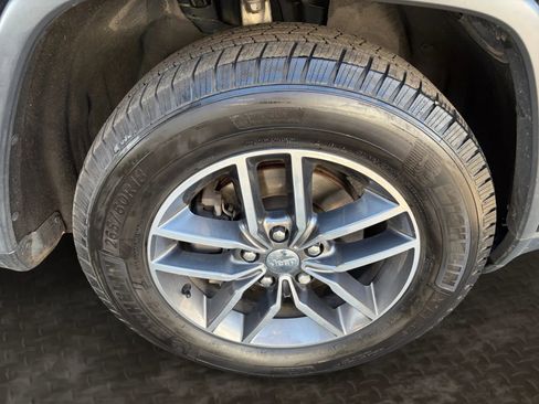 Used 2017 Jeep Grand Cherokee Limited AWD/4WD image 42