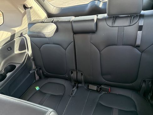 Used 2024 Honda Pilot EX-L image 9