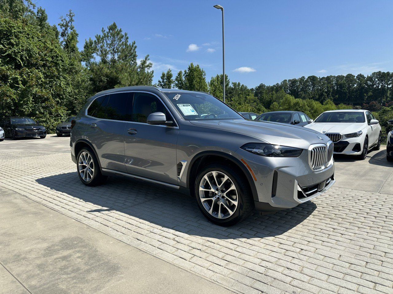 Used 2024 BMW X5 sDrive40i w/ Parking Assistance Package RWD image 13