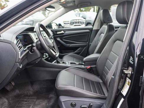 Used 2024 Volkswagen Jetta SE image 17