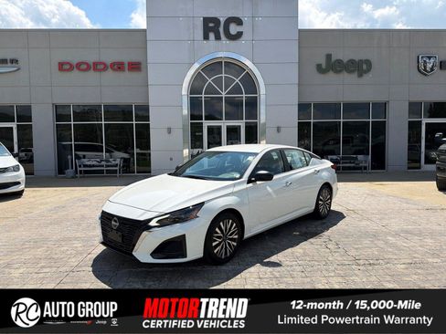 Used 2025 Nissan Altima 2.5 SV FWD image 1