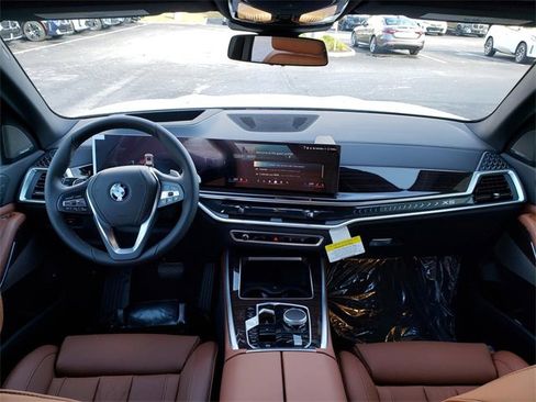 New 2026 BMW X5 xDrive50e image 13