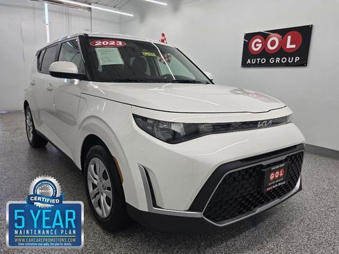 Used 2023 Kia Soul LX image 1