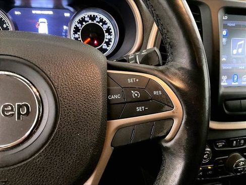 Used 2015 Jeep Cherokee Limited AWD/4WD image 18