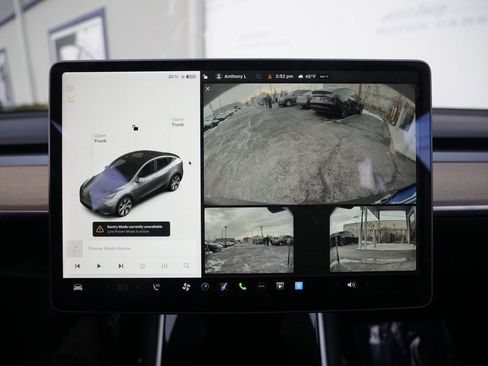 Used 2020 Tesla Model Y Long Range image 55