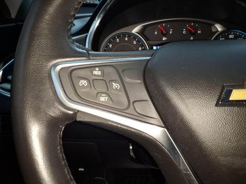 Used 2018 Chevrolet Malibu LT FWD image 16