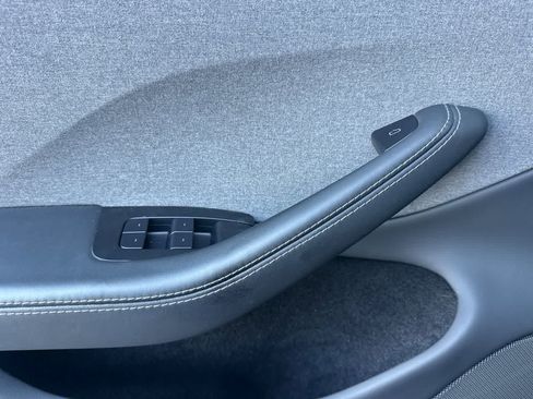 Used 2024 Tesla Model 3 Standard Range RWD image 12