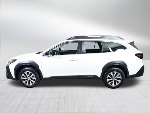 Used 2024 Subaru Outback Premium AWD/4WD image 4