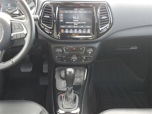 Certified 2019 Jeep Compass Limited image 30
