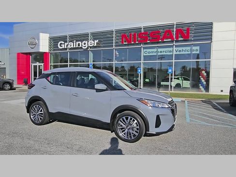 Used 2023 Nissan Kicks SV FWD image 38