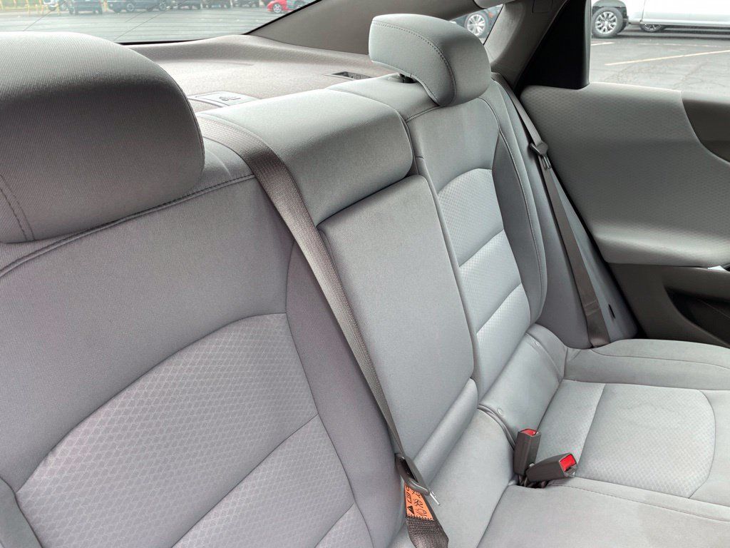 Used 2025 Chevrolet Malibu LT FWD image 15
