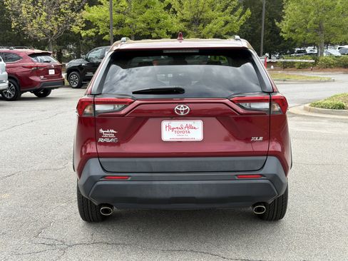 Used 2020 Toyota RAV4 XLE image 21