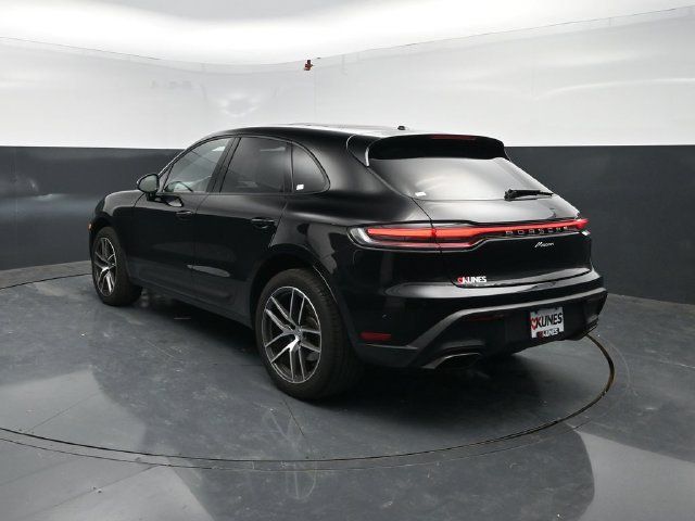 Used 2025 Porsche Macan AWD/4WD image 7