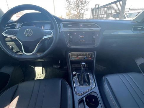 Used 2022 Volkswagen Tiguan SE image 18