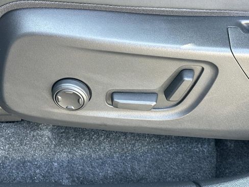 Certified 2023 Volvo XC40 Recharge Ultimate w/ Protection Package Premier image 18