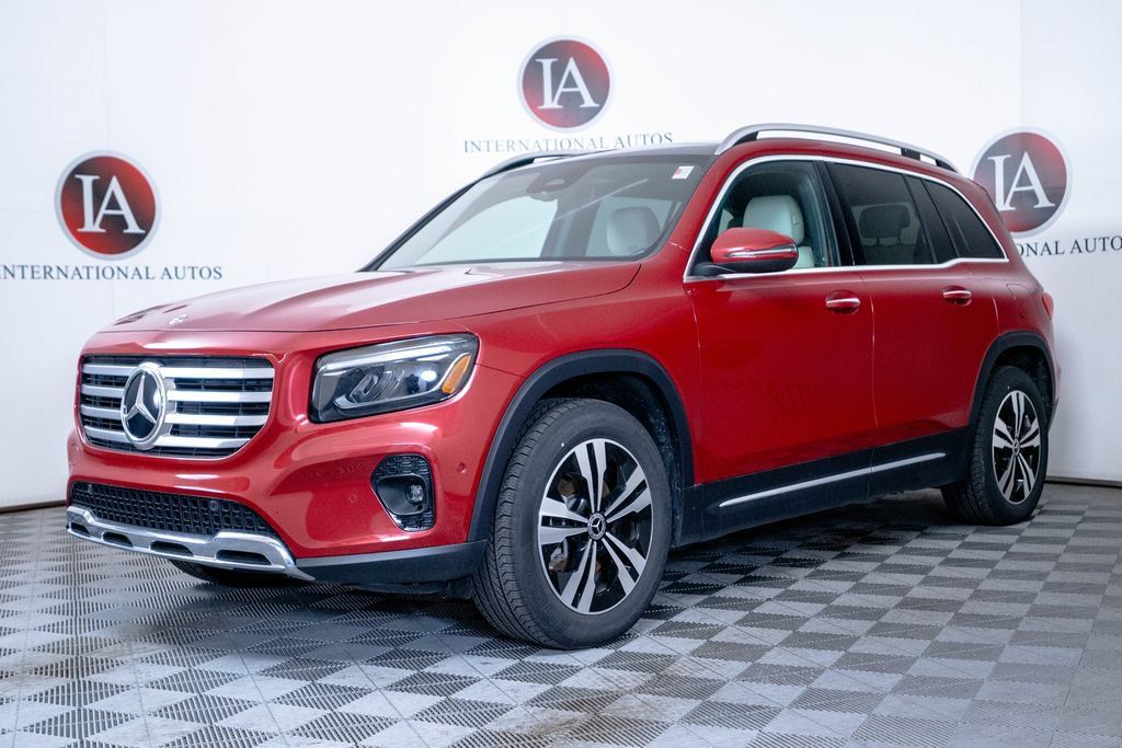 Used 2026 Mercedes-Benz GLB 250 4MATIC image 3