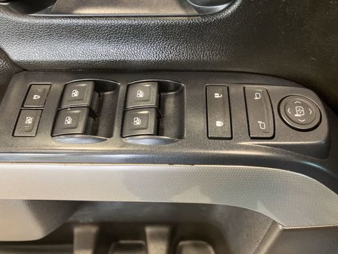 Used 2018 Chevrolet Silverado 1500 LT w/ All Star Edition AWD/4WD image 12