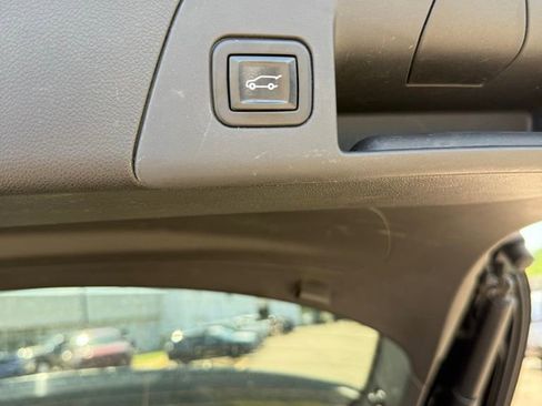 Used 2022 Buick Envision Preferred AWD/4WD image 12