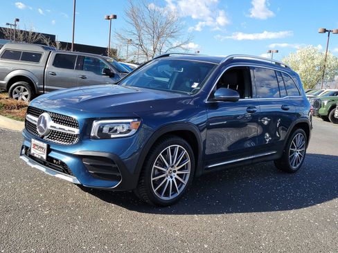 Used 2021 Mercedes-Benz GLB 250 4MATIC image 4
