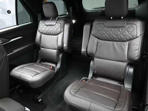 New 2026 Ford Explorer Platinum w/ LUX Leather Package AWD/4WD image 16