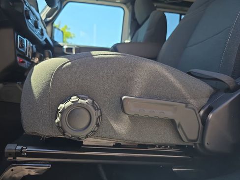 New 2026 Jeep Wrangler Unlimited Sport AWD/4WD image 29