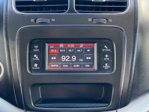 Used 2017 Dodge Journey SE image 20