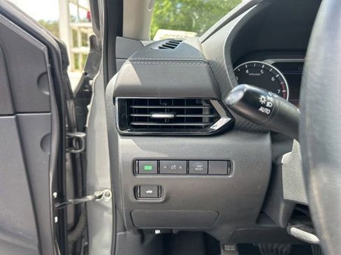 Used 2024 Nissan Sentra SV FWD image 25