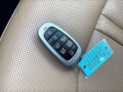 Used 2022 Hyundai Sonata Limited image 11