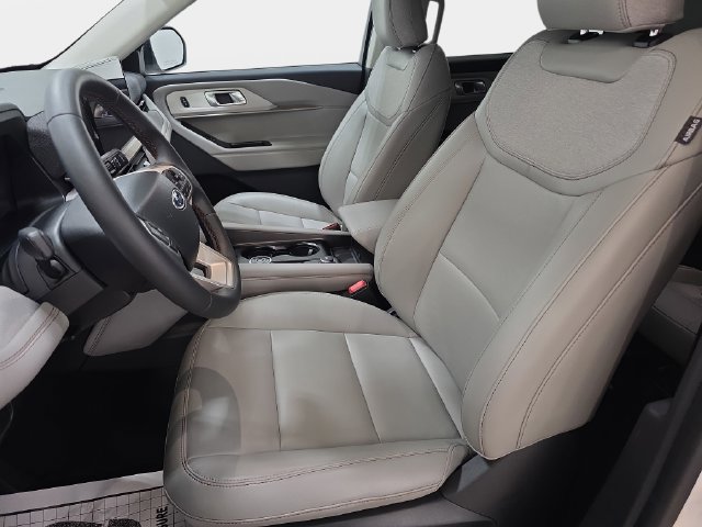 Used 2026 Ford Explorer Active w/ Active Comfort Package AWD/4WD image 13