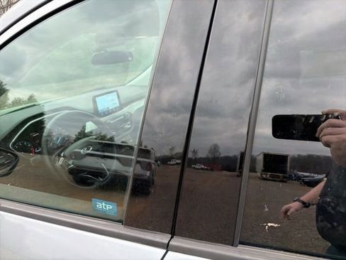 Used 2022 Ford Escape SEL image 11