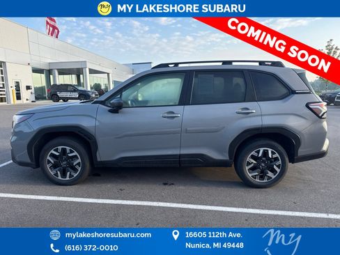 Used 2025 Subaru Forester Premium AWD/4WD image 4