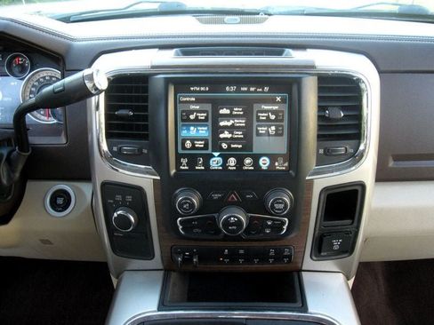 Used 2016 RAM 2500 Laramie w/ Convenience Group AWD/4WD image 25