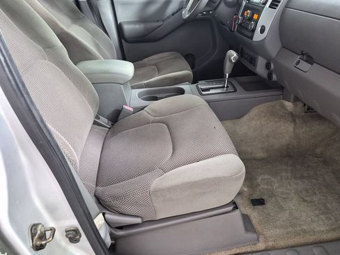 Used 2014 Nissan Frontier SV w/ SV Value Truck Package RWD image 27