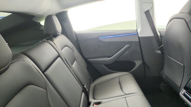 Used 2026 Tesla Model Y AWD image 34